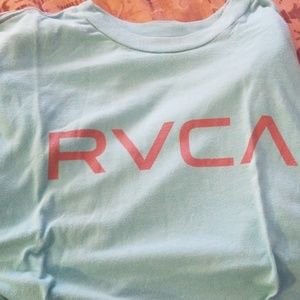 2 RVCA MENS SHIRTS MEDIUM FOR 15$ USED